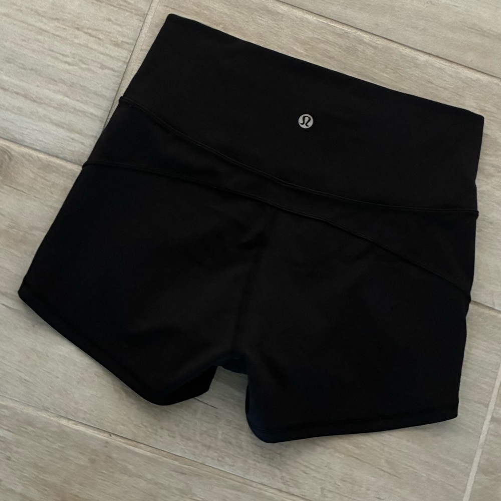 Lululemon In Movement Short - Picture 7 of 9